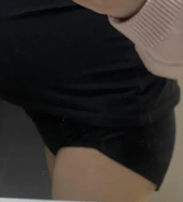 만삭인데 잘 맞구요~ 좀 더 일찍 살걸 그랬어요… 소재도 부드럽고 안입은거 처럼 편하