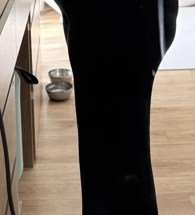 너~~~어무 편해요. 제 인생 첫 임부복입니다~~! 그냥 편해요... 뭐 더 말할게 없는것 같