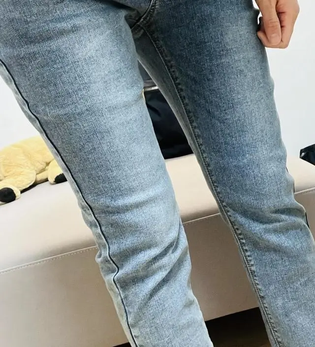 우선 연청에 가까운 색이라 맘에 들었어요. 
