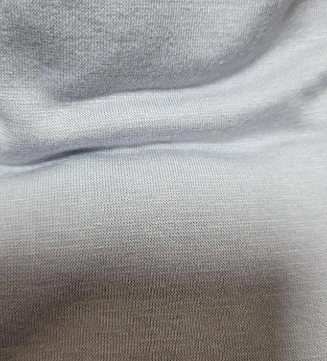 22주차 밴드가 좀 쪼여서 바꿔야 할 거 같아요 ㅠ 옷은 편한 거 같아요