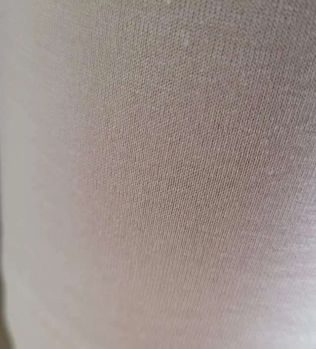 아주 편해요. 넉넉하네요. 검은색은.. 오자마자 손빨래 했는데 설명에서 처럼 물 빠짐이