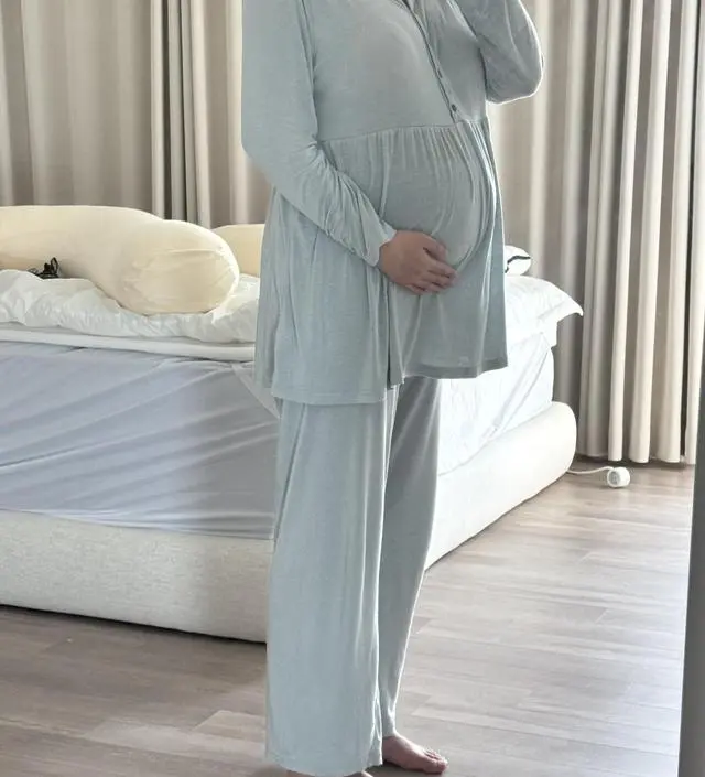 차르르한 소재가 피부에 닿는게
