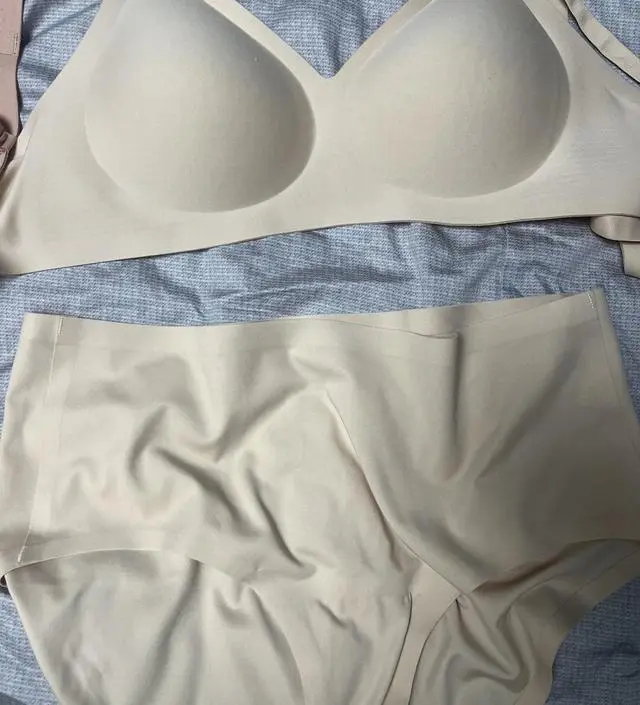 가볍고 너무 편해요  사이즈가 넉넉해요 
