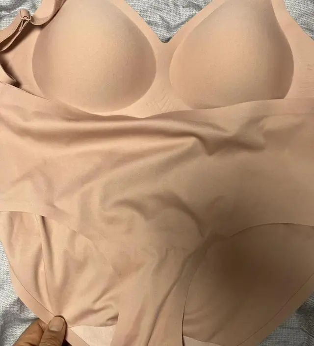 수유할때 앞부분만 풀면 되서 너무 편하구요
