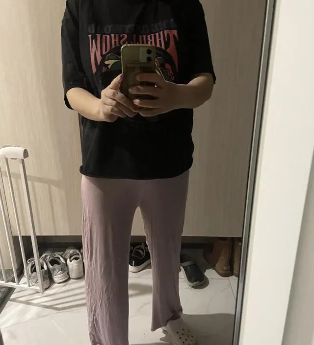 얇은거 알고 사서 괜찮습니다. 얇아도 잘 때 입으면 안입은거같이 편하고 봄여름가을 위