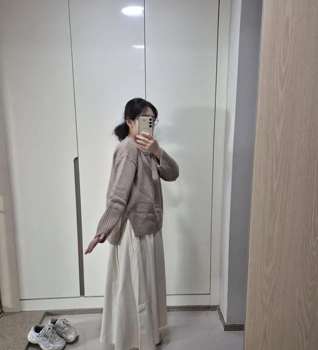 다른 리뷰에도 구겨짐이 잘 보이는거 같았는데 제 사진에도 그렇게 보이네요. 실제로는