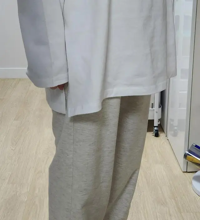 검정 흰색 같이 구매했습니다.
