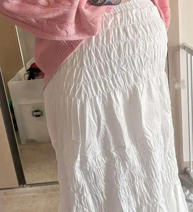 이런 디자인 치마가 여러개있지만
