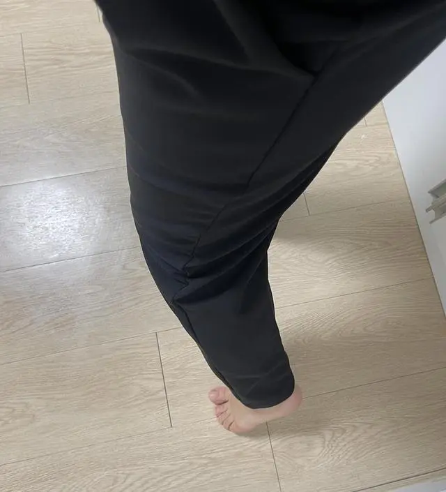 봄  바지 에요^^ 여름까지는  못입을듯  싶네요
