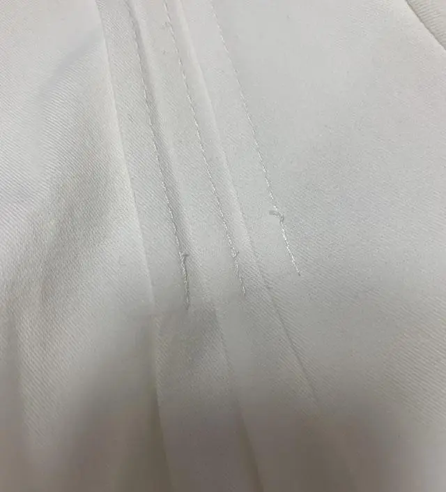 옷 검수 안하고 보내시나봐요
