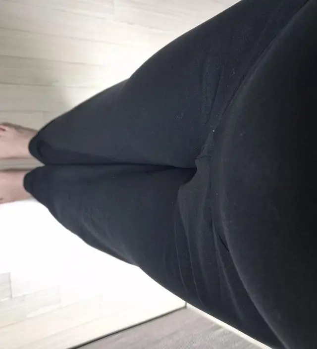 날이 따뜻해져서 얇은 홈웨어로 주문했는데 편해요 속옷라인은 다보일정도로 얇아요