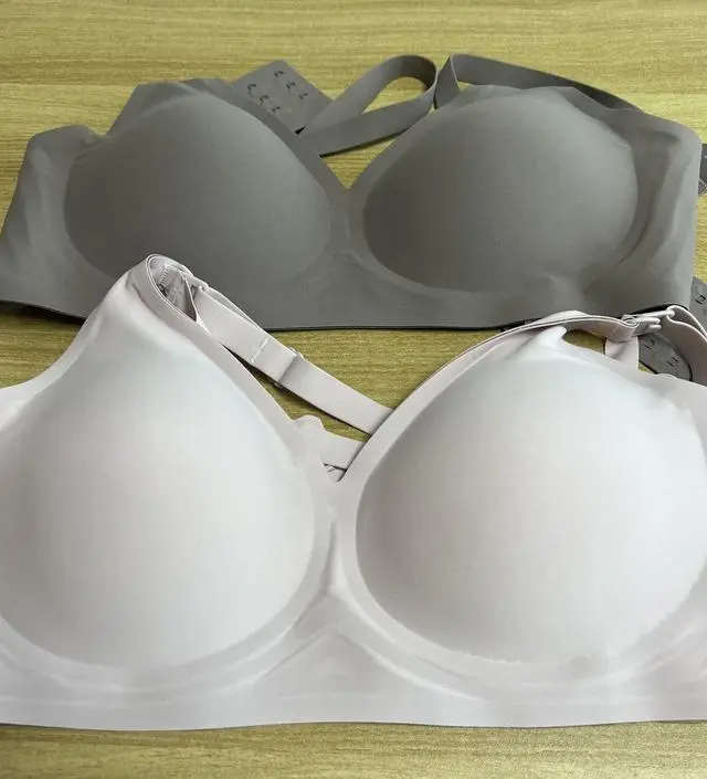 피부에 닿는 착용감도 너무 부드럽고, 착용했을 때 조이는 것 없이 너무 편안하게 잘 맞