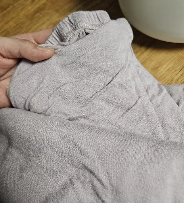 편하기는 아주 편합니다. 둘째라서 임부복 두번째 사는데 보풀많이 나는 재질이있고 아