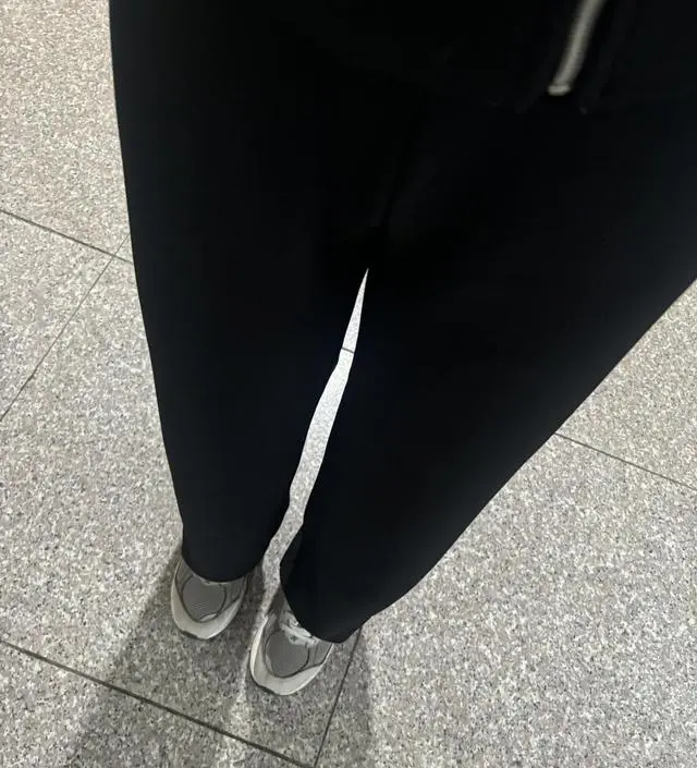 아직 11주차라 복대형 바지는 조금 부끄러워서 찾아보다가 이 바지를 샀는데 너무너무너