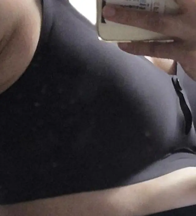 생각보다 가슴이 더 많이 부풀어 올라서 기본 브라가 조금 불편하다 느껴 주문해봤습니