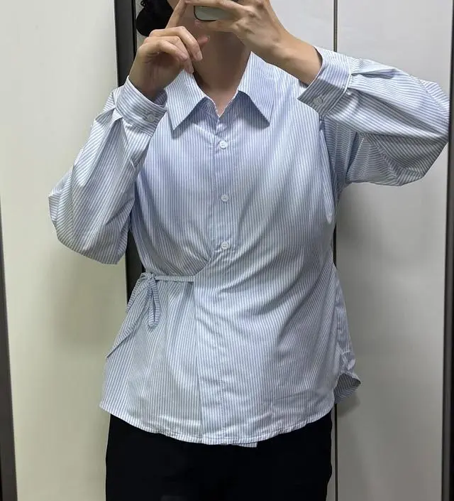 출산 후에도 입을 슈 있을 거 같아서 같이 주문했는데 베이직한 셔츠 인 거 같아요!!:)