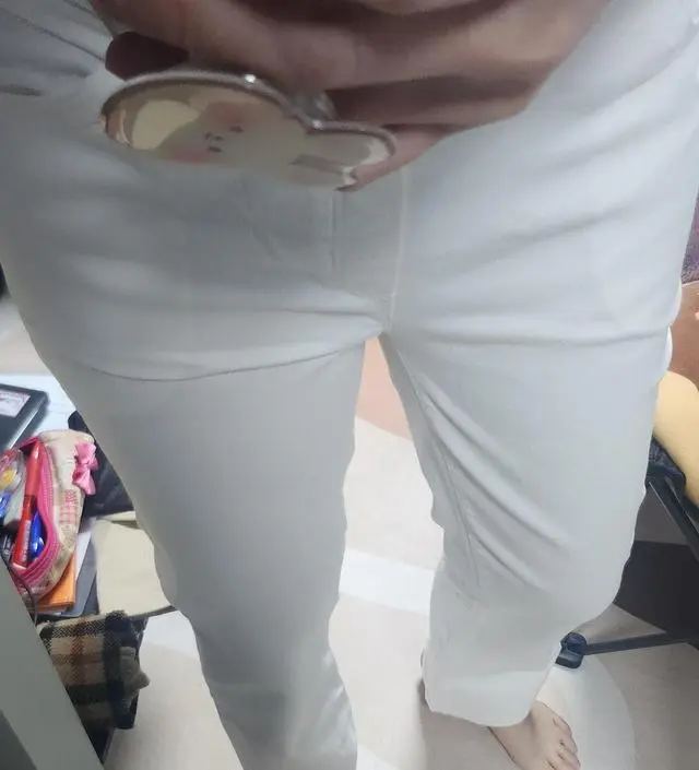 스트라이프 원피스랑 같이 시켰는데 배송이 늦어져서 바지만 받았어요. 워낙 살이 찐 상