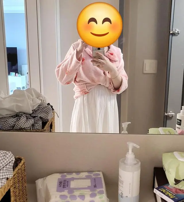 봄에 나들이 입고가기 좋을것같고 다리를 다 가려줘서 다리부은거 티가안나요. 치마가 