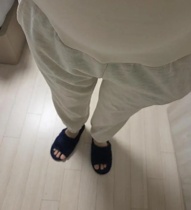 아주 편해요. 색상도 맘에 들어요. 운동복 평상복 모두 좋을듯요