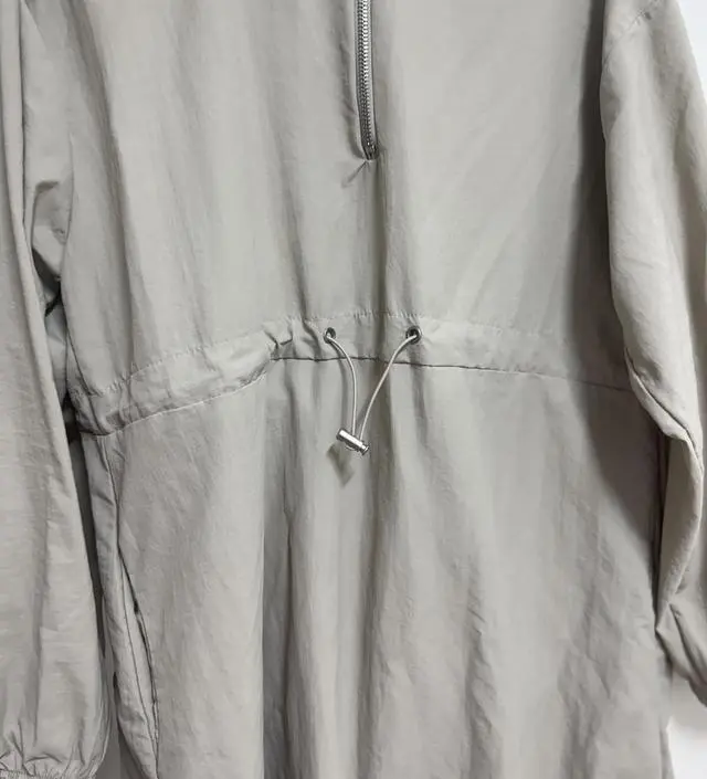 배송이 좀 많이 늦었지만 편하게 입기에 딱이네요-! 
