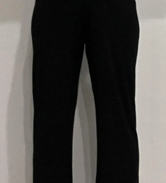 잠옷으로 집에서 편하게 입으려고 샀는데 냉장고바지 느낌에 너무 부드럽고 좋네요~ 블