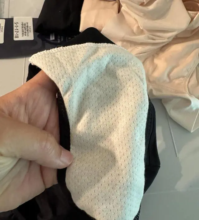 정말~~ 좋아요 가격도 착하구요..!! Xl는 사본적이 없어서 엄청 고민 많이 하고 후기도