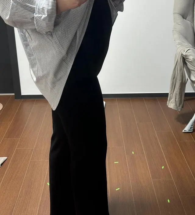 부해보이지않고 예뻐요! 엉덩이도 덮어줘서 부담스럽지 않네요~ 봄에 입기 딱이에요^^