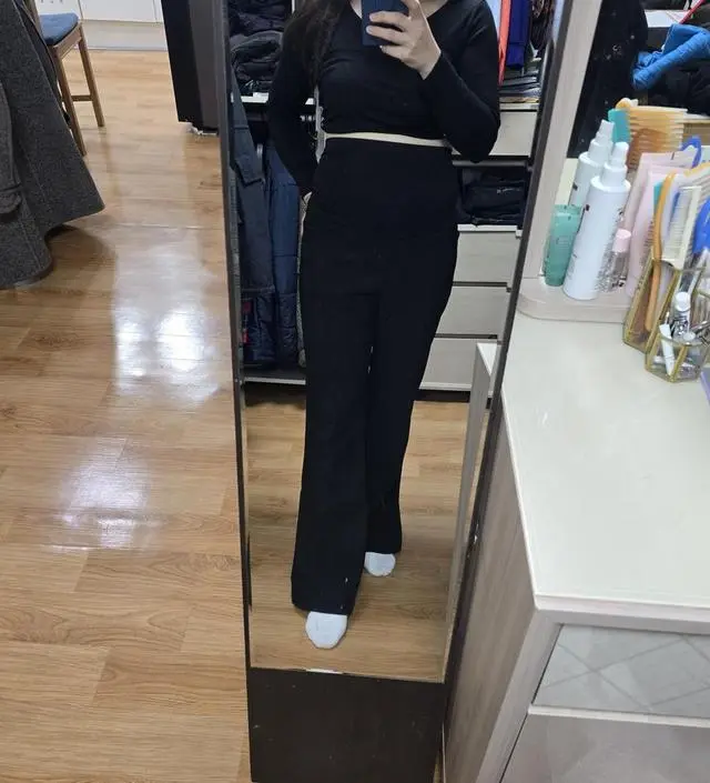 멋부릴라고 산건데 의도에 맞게 멋스럽습니다.
