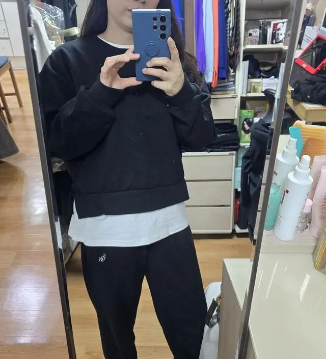 자수부분이 멋스럽습니다.
