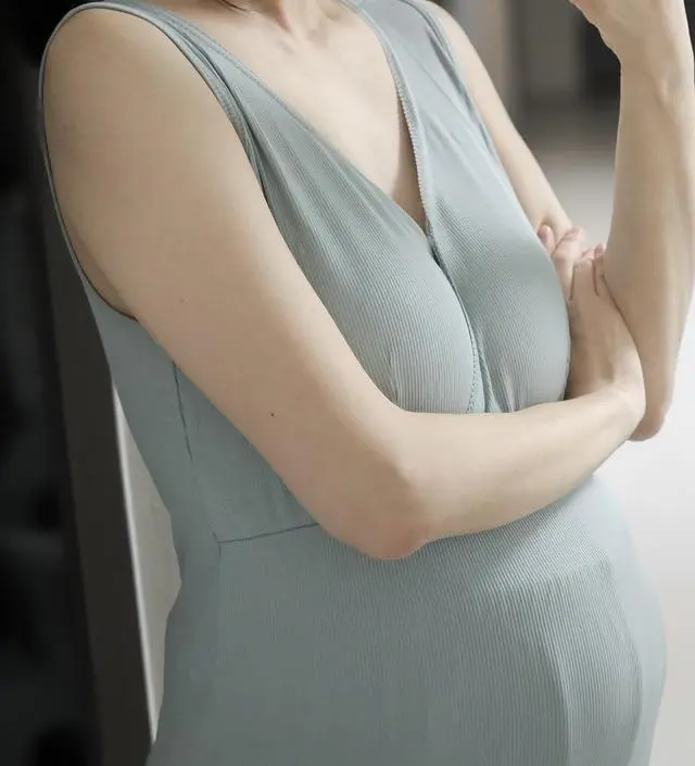 이거는 수유를 떠나서 평소에도 입고싶었던 옷이에요! 가슴커버되고 하나도 안조여서 완