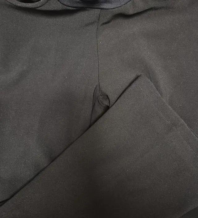 핏 너무 예쁘고 기장도 딱이고 겨울에도 입을 수 있는 두께입니다 ^-^~