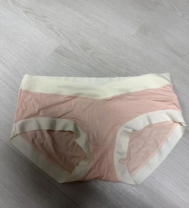 평소에 유니클로 심리스 M사이즈 입는 편인데, 임신해서 배도나오고 엉덩이도 커졌나(?