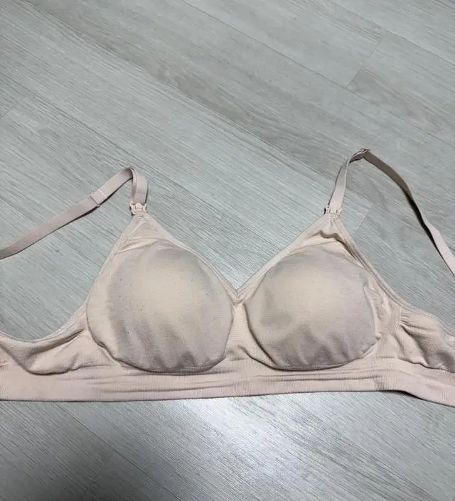 75b 아니면 70c 입었는데, 프리사이즈 잘 맞았어요.
