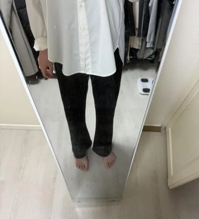 배부분 조임없이 너무 편하고 통도 커서 핏이 너무 예뻐요.
