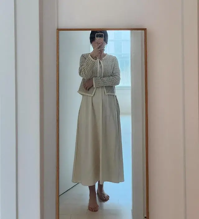 18주 둥이 임산부입니다. 상의 55사이즈 입는데 알맞게 맞습니다. 봄, 가을에 가볍게 입