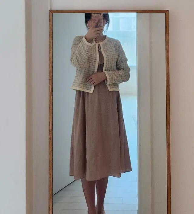 18주 둥이 임산부입니다. 상의 55사이즈 입는데 알맞게 맞습니다. 봄, 가을에 가볍게 입