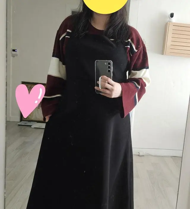 두껍지 않아서 봄/가을 용으로 딱 좋아요~~ 요즘 입고다니기 좋습니다.