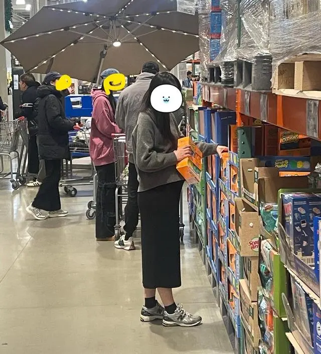 봄 여름에 딱 입기좋은 두께이고, 저렴한 재질이라기보단 그래도 꽤 짱짱하고 부드러워