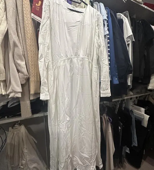 노란기없이 깨끗하고 예쁜 아이보리 컬러여서 마음에 들어요!