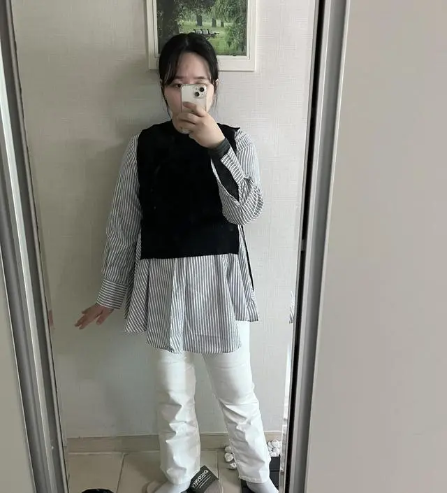 둘째라 배가금방 나와서 작을까 걱정했는데 다행히 잘 맞아요! 여름에 시원한 컬러로 입