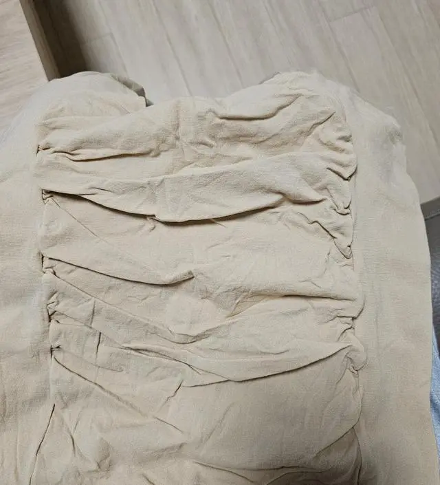 신은쪽이랑 안신은쪽 컬러비교하려고 한쪽만 신어봤어요
