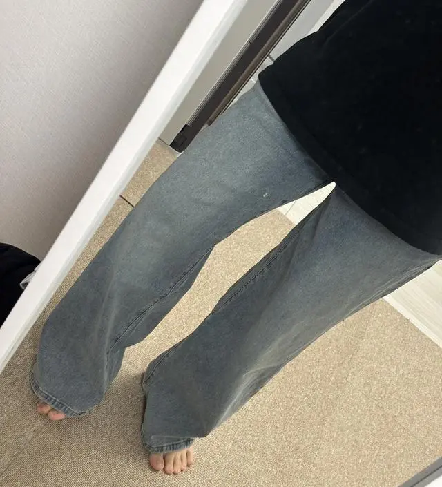 22주가 되면서 이제는 정말 일반 고무줄 바지도 못입겠더라고요ㅠㅠ 임산부청바지 열심