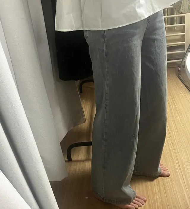 임신전에도 와이드팬츠랑 청바지를 자주 입었었는데 임신후에 사본 첫 와이드핏 청바지