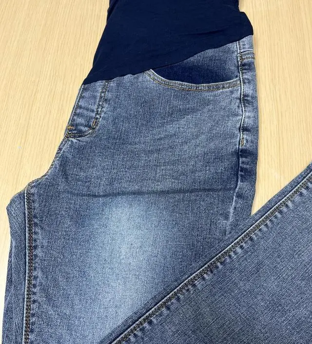 사이즈 고민했는데. 지금은 초기라 조금 흘러내릴듯 하지만. 조금만 지나면 잘 입어질것