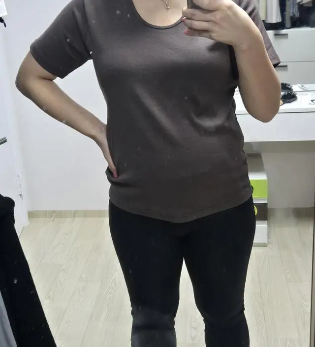 너무 편하고 좋아요!!! 집에서 막입기도 좋고 외출시 레이어드하기도 좋고 재질도 쫀쫀