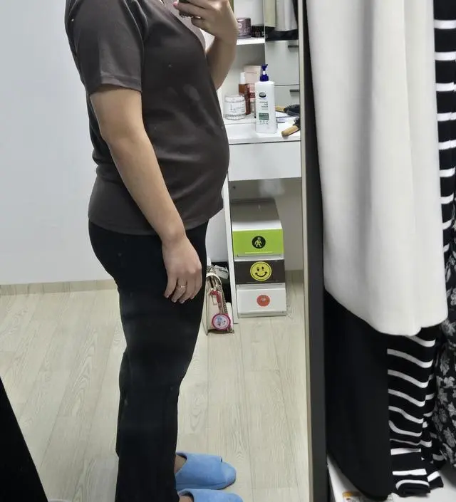 너무 편하고 좋아요!!! 집에서 막입기도 좋고 외출시 레이어드하기도 좋고 재질도 쫀쫀