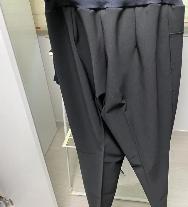 입으면 생각보다 날씬해보여서 깜짝 놀랬어요
