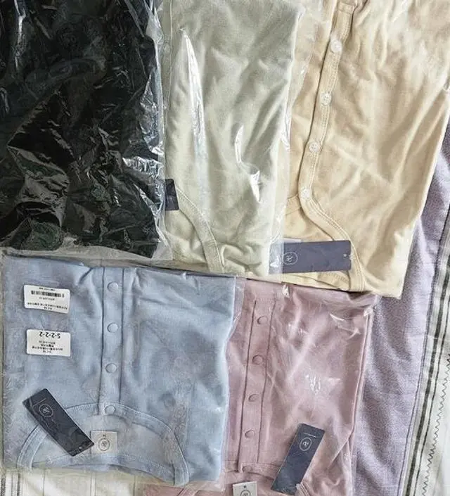 레이온 소재라고 하는데 소임 다른 수유복에 비해 엄청 더 부드러운 면은 아닌것 같아요