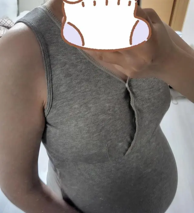 후기 꼼꼼하게 보고 한사이즈 크게 샀더니 조이지 않고 편하게 잘 맞아요. 보통의 브라