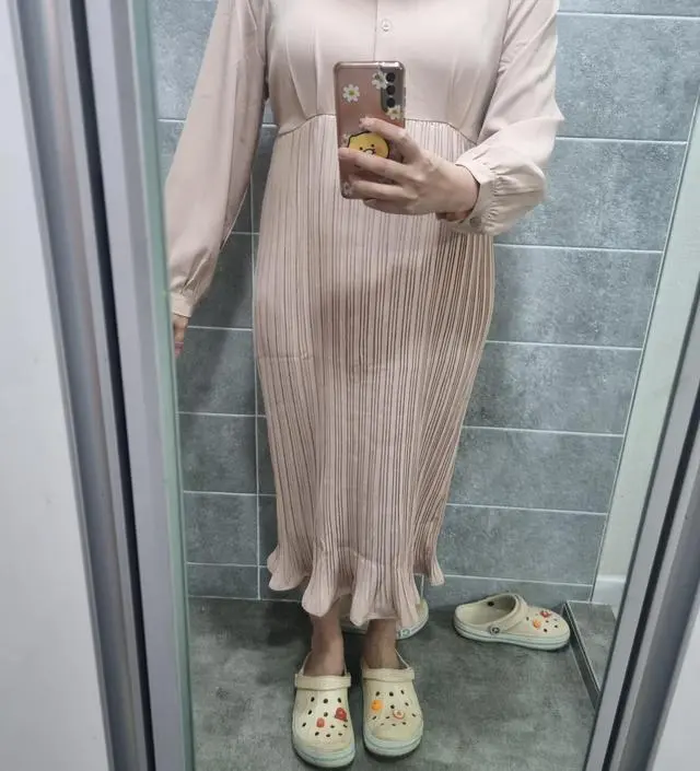 치마밑단이 너무 좁아서
